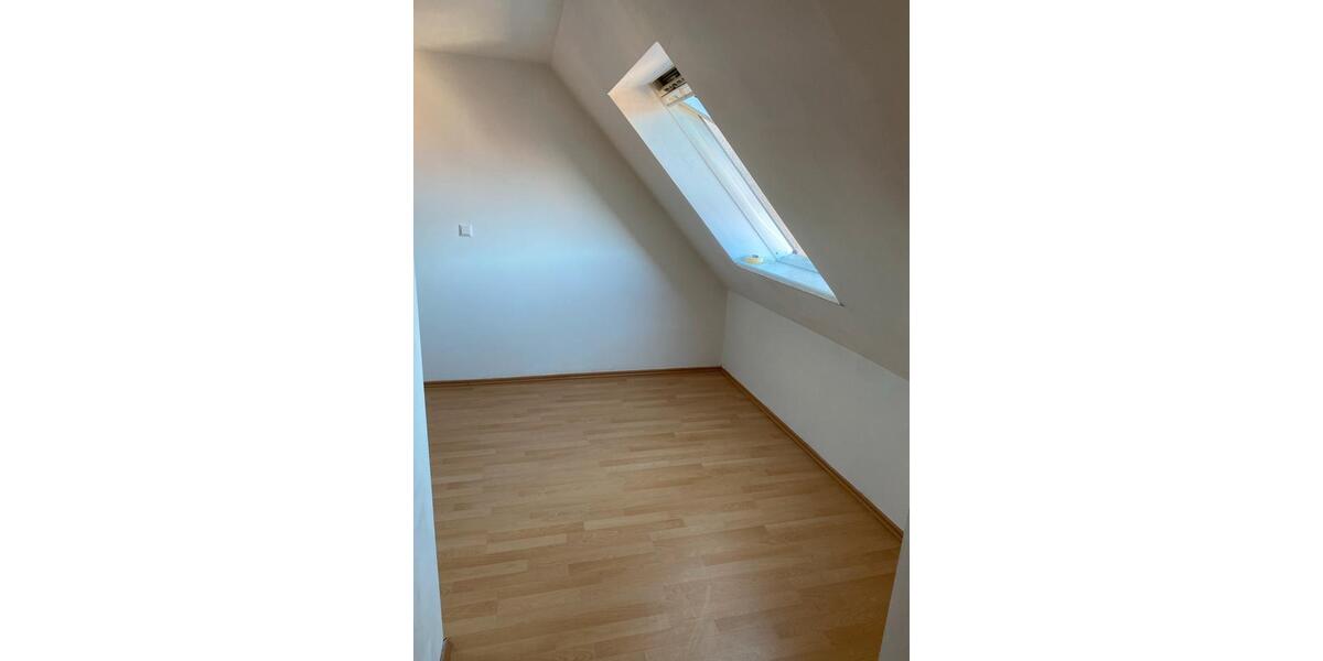 Dachgeschoßwohnung Brackenheim - 1 Zimmer, 27 m&sup2;, 400&euro; | Angebot:26432831
