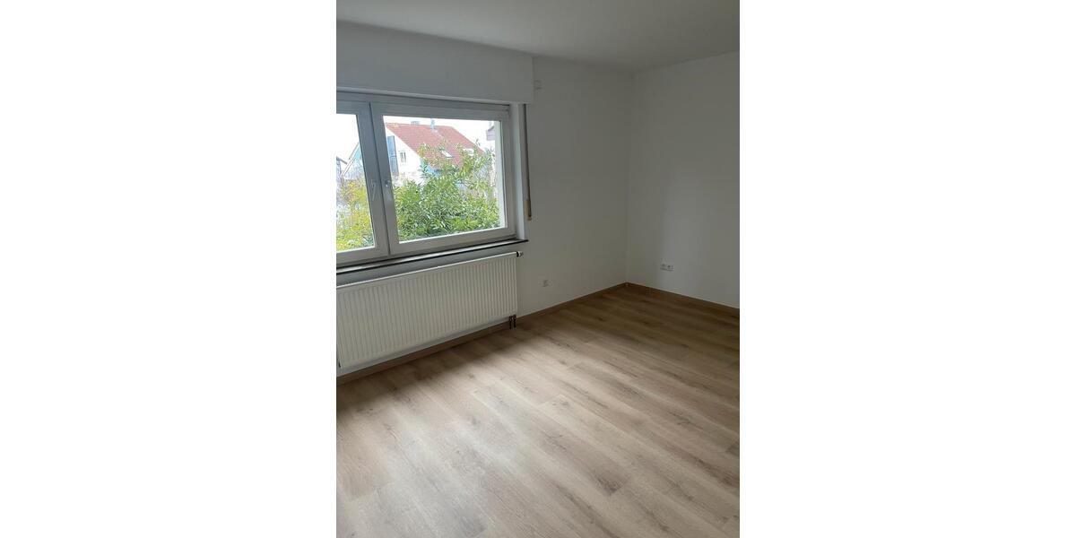 Erdgeschoßwohnung Ditzingen - 3 Zimmer, 70 m&sup2;, 1.200&euro; | Angebot:26404854