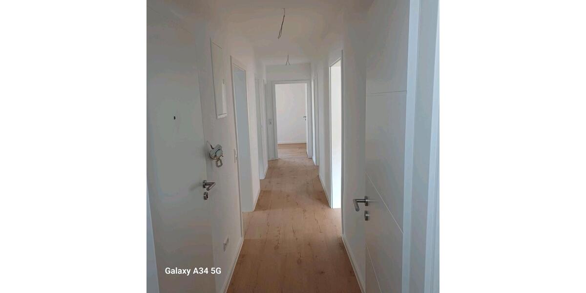 Etagenwohnung Brackenheim - 3 Zimmer, 80 m&sup2;, 1.200&euro; | Angebot:25989308