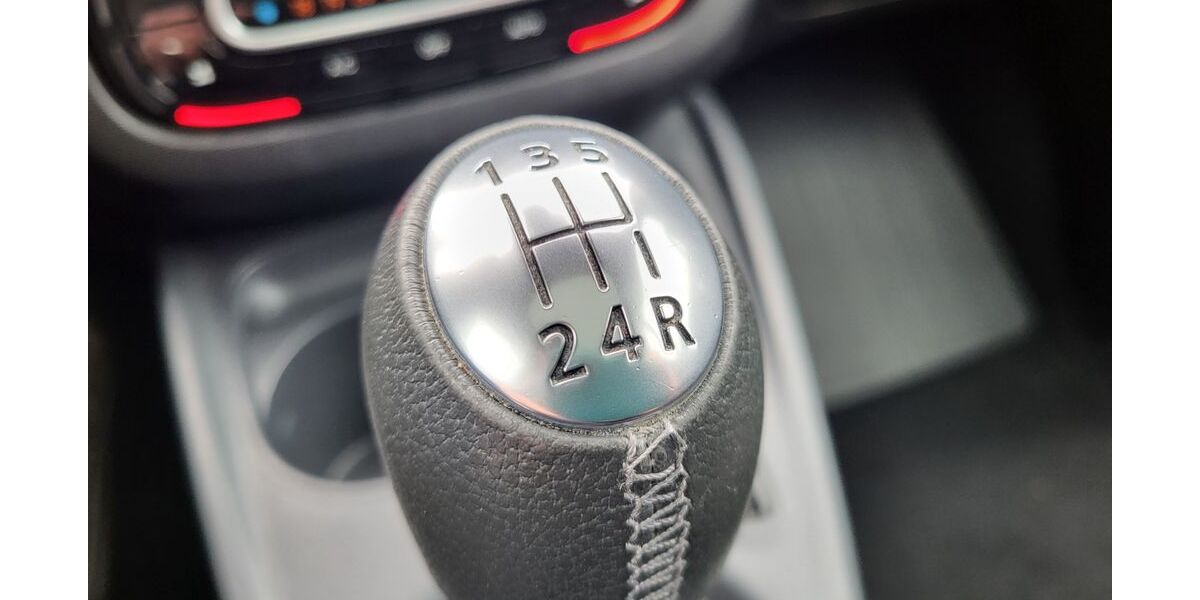 Smart ForTwo 73.500 km 9.999 &euro; Stuttgart 70372