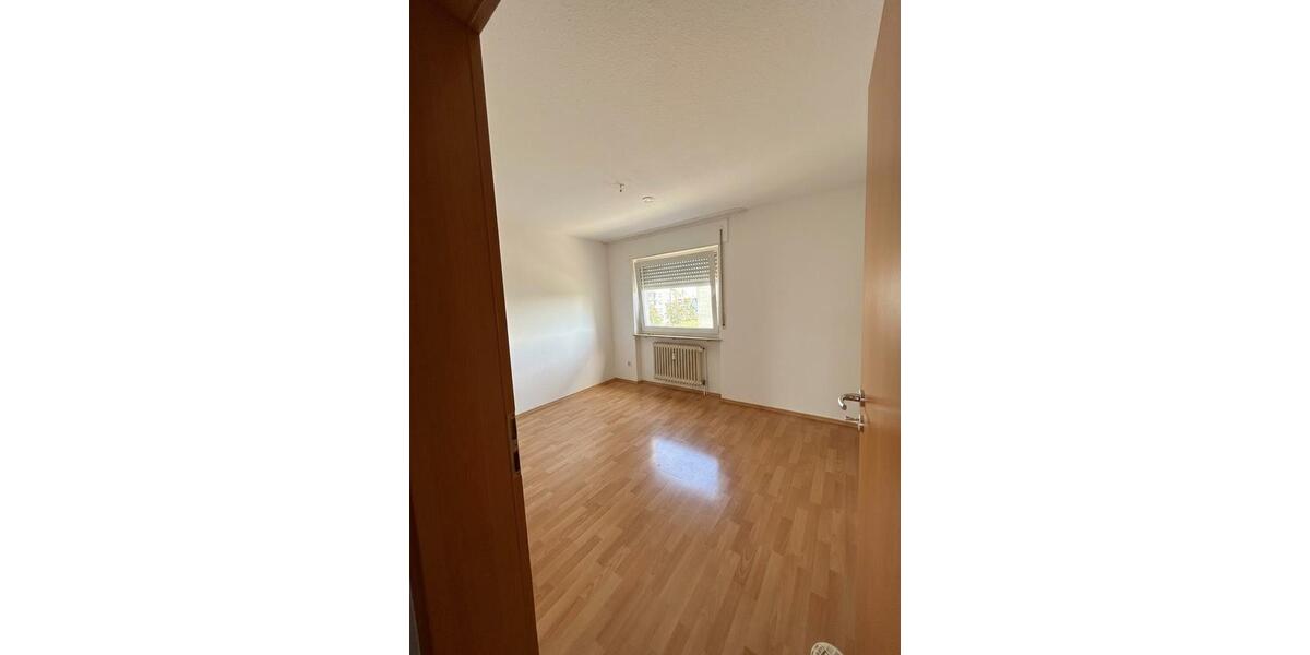 Etagenwohnung Hemmingen - 3.5 Zimmer, 85 m&sup2;, 1.350&euro; | Angebot:27549085