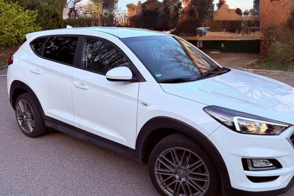 Hyundai TUCSON 142.000 km 15.600 &euro; Ditzingen 71254