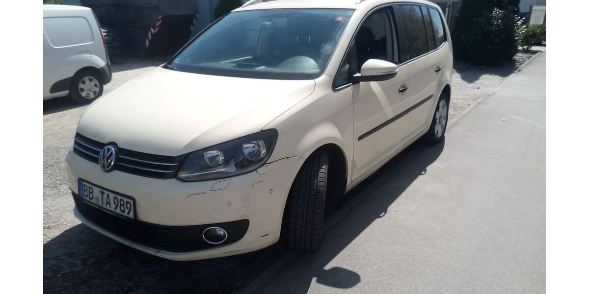VW Touran 351.000 km 3.850 &euro; Böblingen 71032
