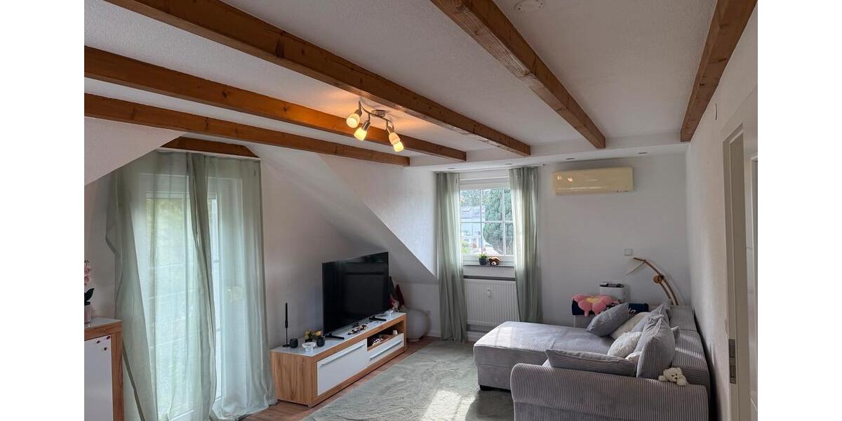 Dachgeschoßwohnung Weinstadt - 3 Zimmer, 65 m&sup2;, 1.100&euro; | Angebot:27543116