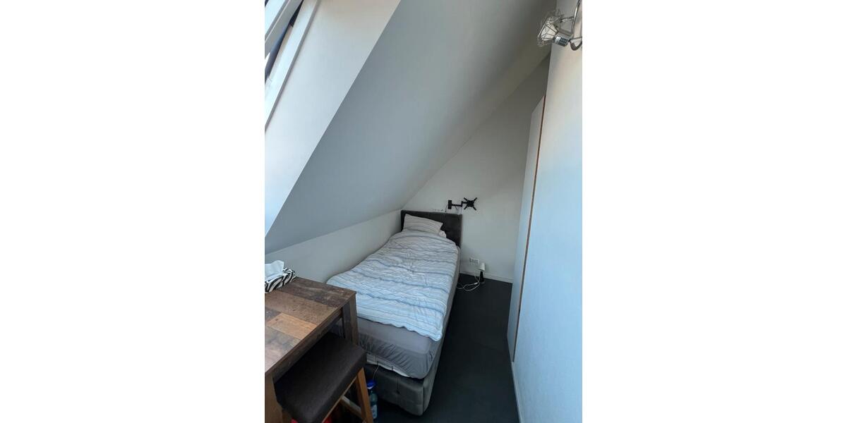 Dachgeschoßwohnung Stuttgart Vaihingen - 1 Zimmer, 35 m&sup2;, 1.000&euro; | Angebot:27568250