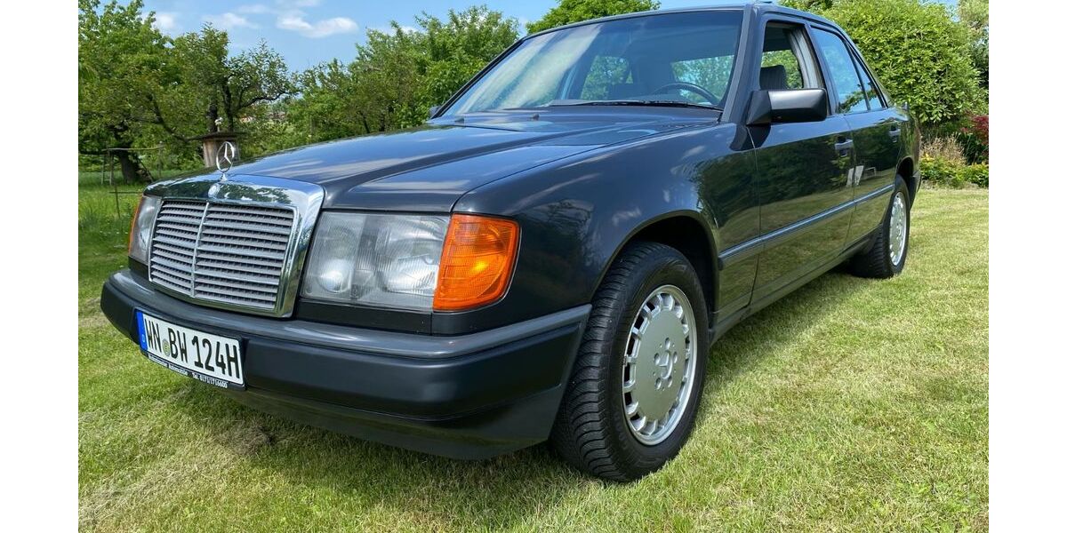 Mercedes-Benz 260 220.200 km 7.900 &euro; Winnenden 71364