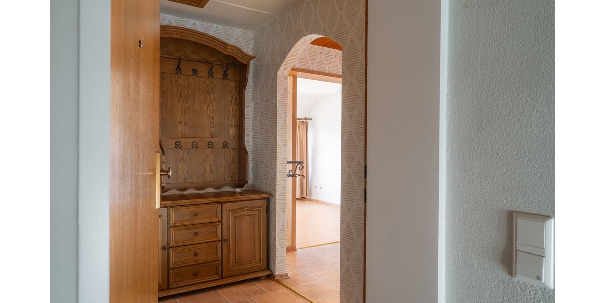 DG mit Sonnenbalkon & eigener PV – Haus komplett erneuert - Etagenwohnung Schorndorf | Angebot:27427264