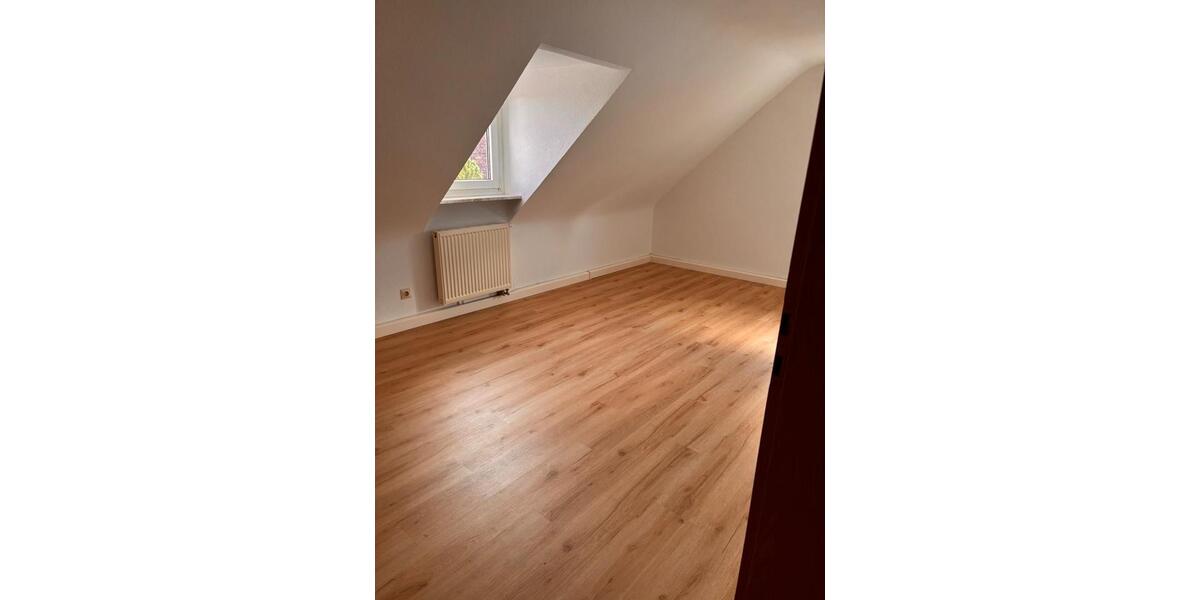 Dachgeschoßwohnung Stuttgart Vaihingen - 3 Zimmer, 47 m&sup2;, 950&euro; | Angebot:26432813