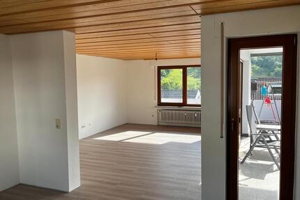 Wohnung Esslingen am Neckar Hegensberg - 3.5 Zimmer, 96 m&sup2;, 1.120&euro; | Angebot:27595882
