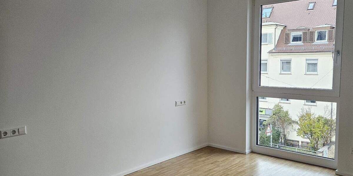 Etagenwohnung Stuttgart Untertürkheim - 3 Zimmer, 90 m&sup2;, 1.490&euro; | Angebot:25665160