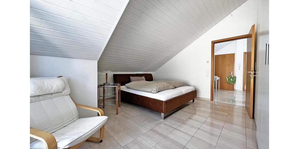 Dachgeschoßwohnung Lauffen am Neckar - 3.5 Zimmer, 89 m&sup2;, 1.250&euro; | Angebot:26477083
