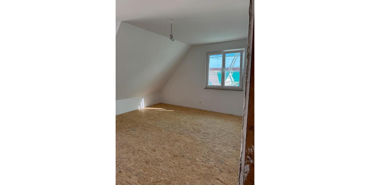 Dachgeschoßwohnung Stuttgart Vaihingen - 3 Zimmer, 57 m&sup2;, 1.100&euro; | Angebot:27564786