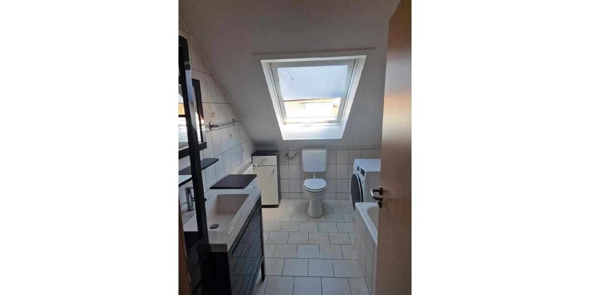 Dachgeschoßwohnung Baltmannsweiler - 2.5 Zimmer, 45 m&sup2;, 155.000&euro; | Angebot:25632826