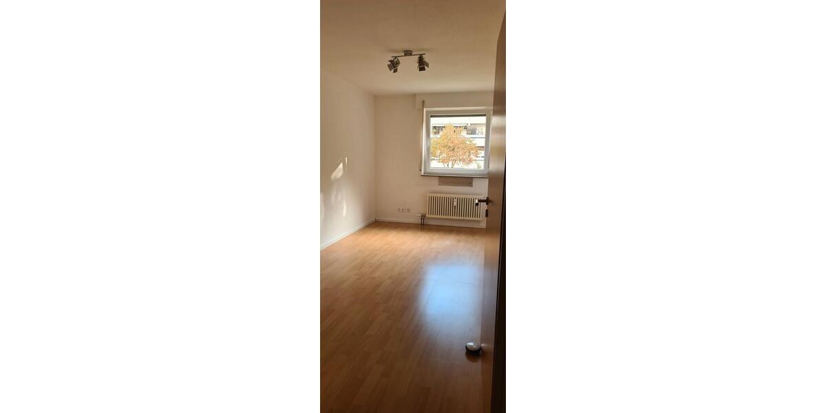 Erdgeschoßwohnung Waiblingen - 4.5 Zimmer, 103 m&sup2;, 1.550&euro; | Angebot:27597199