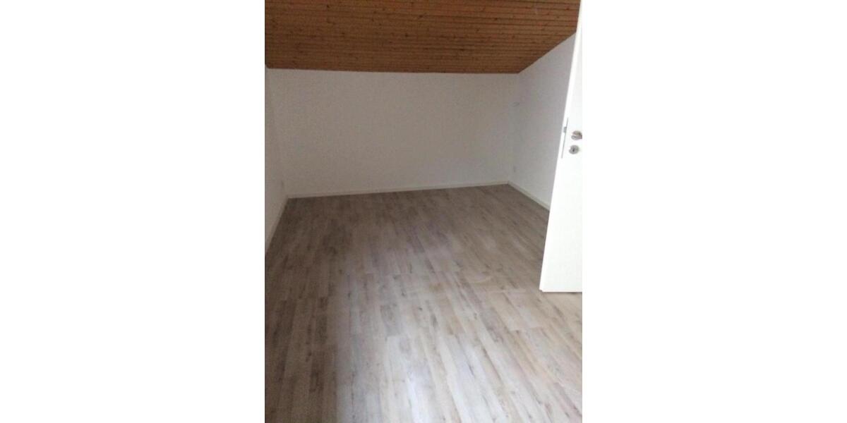 Etagenwohnung Murrhardt - 4.5 Zimmer, 100 m&sup2;, 1.100&euro; | Angebot:26062427