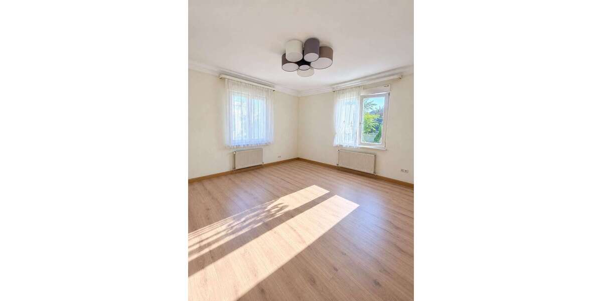 Etagenwohnung Esslingen Brühl - 3 Zimmer, 75 m&sup2;, 1.100&euro; | Angebot:27556556