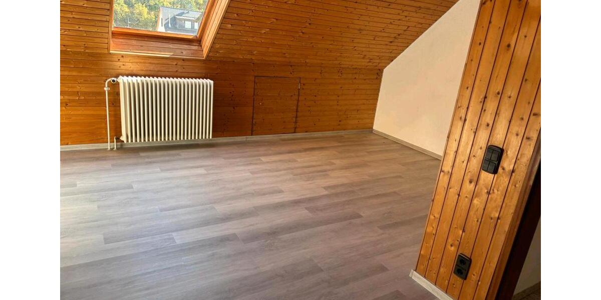 Reihenhaus Stuttgart Bad Cannstatt - 5 Zimmer, 140 m&sup2;, 3.000&euro; | Angebot:25294745