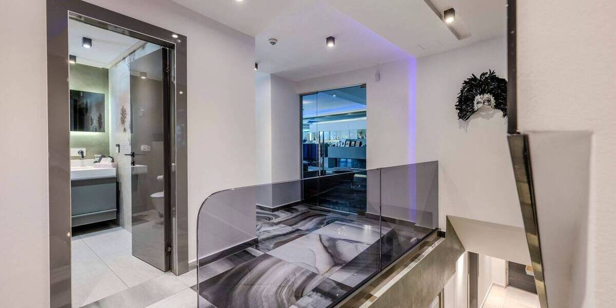 Einfamilienhaus Stuttgart Feuerbach - 8 Zimmer, 295 m&sup2;, 2.200.000&euro; | Angebot:25800108