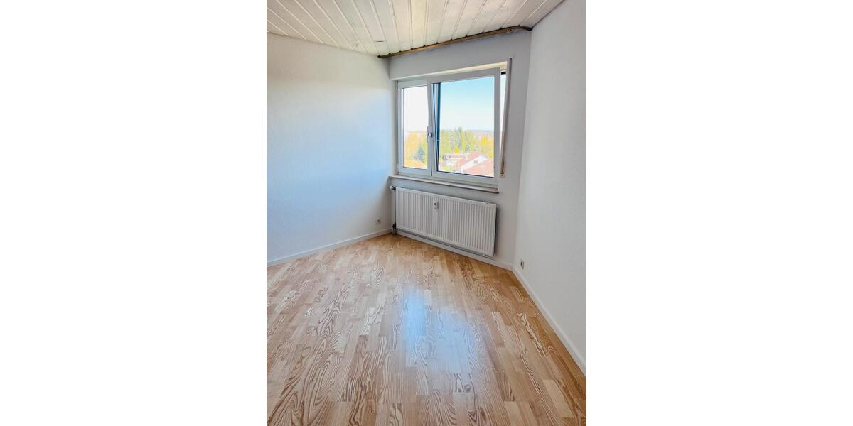 Etagenwohnung Schönaich - 3.5 Zimmer, 95 m&sup2;, 1.470&euro; | Angebot:26415175