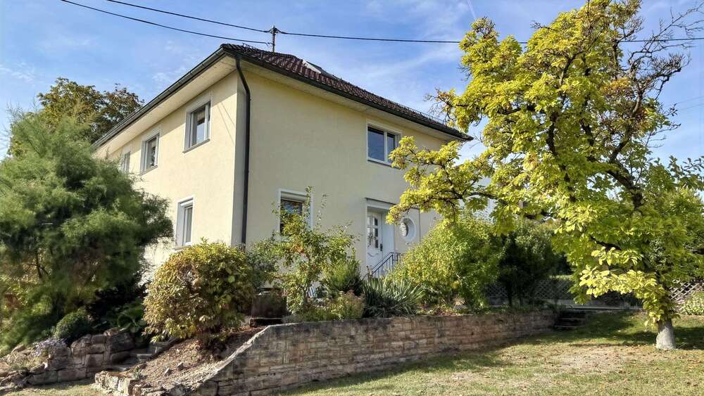 Einfamilienhaus Brackenheim - 7.5 Zimmer, 171 m&sup2;, 695.000&euro; | Angebot:27519831