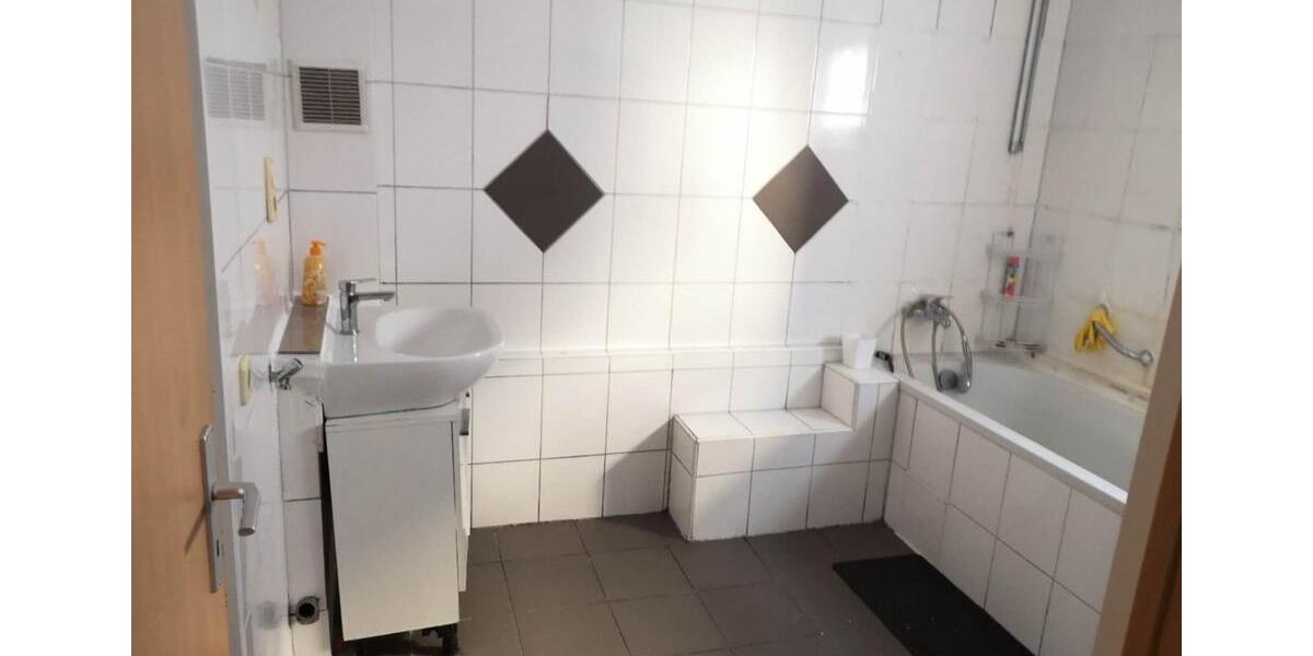 Etagenwohnung Stuttgart Zuffenhausen - 3.5 Zimmer, 90 m&sup2;, 1.090&euro; | Angebot:25860229