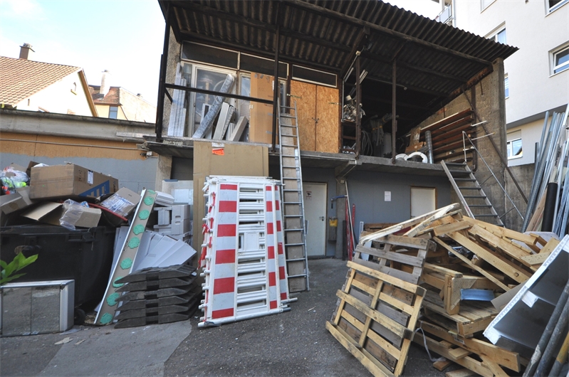 Wohn- und Gewerbeanwesen mit viel Gestaltungspotential in bester Lage - Wohn- & Geschäftshaus Stuttgart Zuffenhausen | Angebot:14404673
