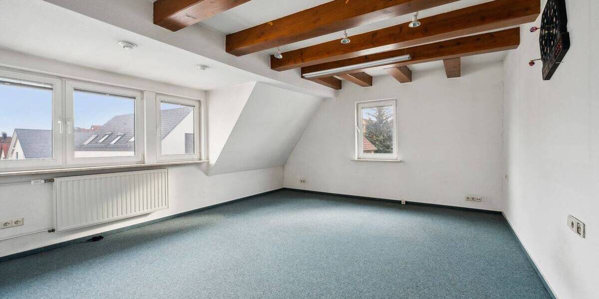 Mehrfamilienhaus, Wohnhaus Freiberg am Neckar Heutingsheim - 8 Zimmer, 219 m&sup2;, 399.000&euro; | Angebot:25704133