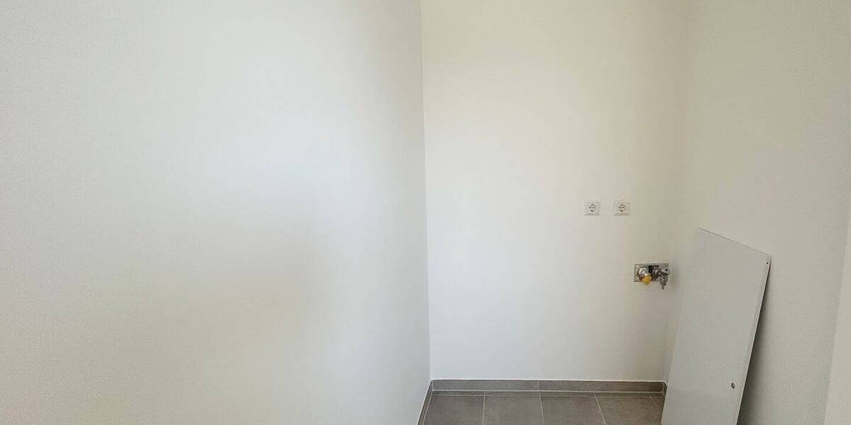 Etagenwohnung Stuttgart Untertürkheim - 3 Zimmer, 118 m&sup2;, 1.990&euro; | Angebot:25672148