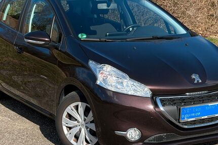 Peugeot 208 77.000 km 5.999 &euro; Asperg 71679