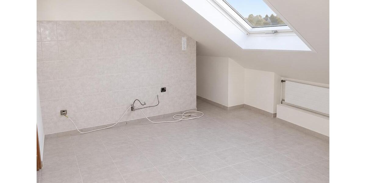 Dachgeschoßwohnung Vaihingen an der Enz - 3 Zimmer, 75 m&sup2;, 800&euro; | Angebot:27570598