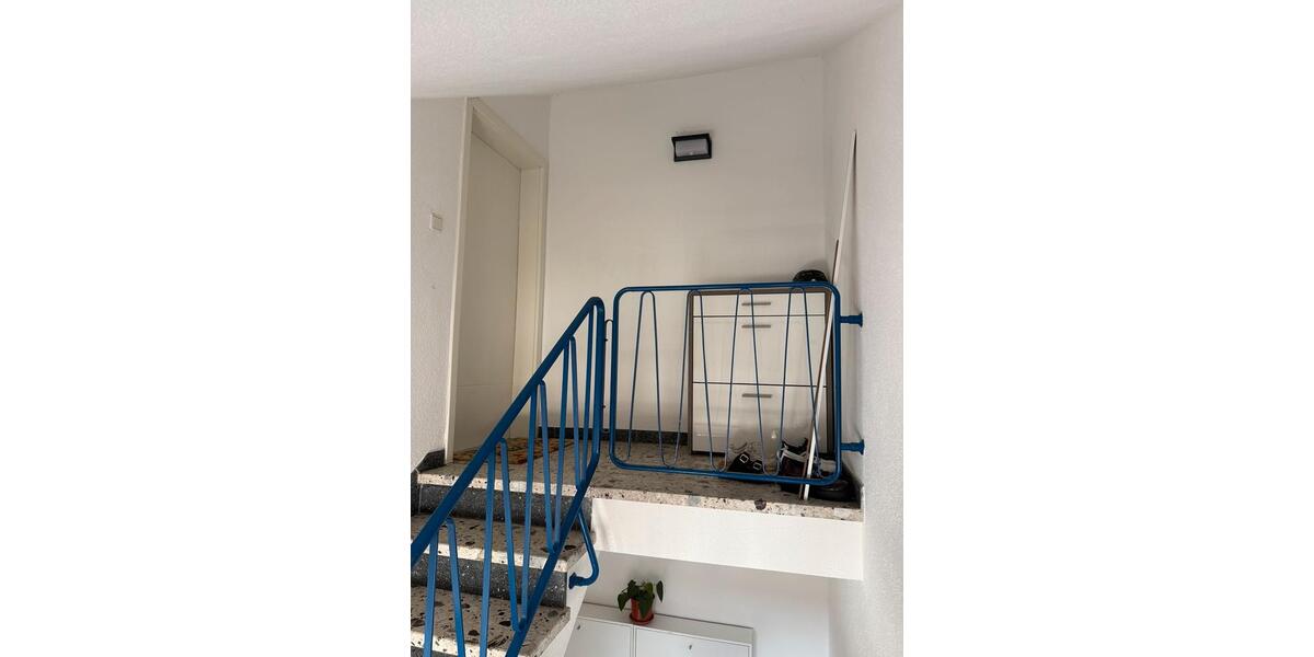 Dachgeschoßwohnung Weinstadt - 3 Zimmer, 65 m&sup2;, 1.100&euro; | Angebot:27543116