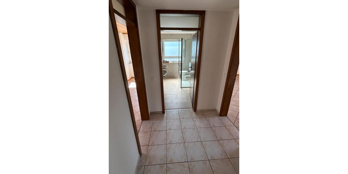 Dachgeschoßwohnung Brackenheim - 3.5 Zimmer, 92 m&sup2;, 950&euro; | Angebot:26440322