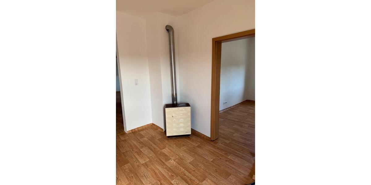 Dachgeschoßwohnung Backnang - 3 Zimmer, 73 m&sup2;, 950&euro; | Angebot:27577616