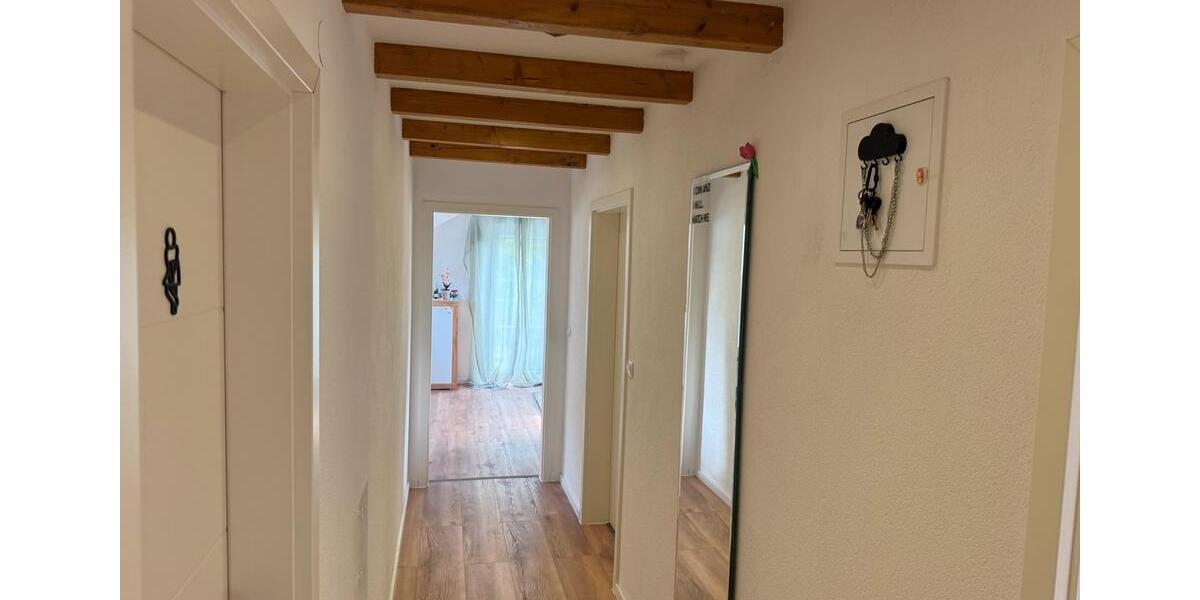 Dachgeschoßwohnung Weinstadt - 3 Zimmer, 65 m&sup2;, 1.100&euro; | Angebot:27543116