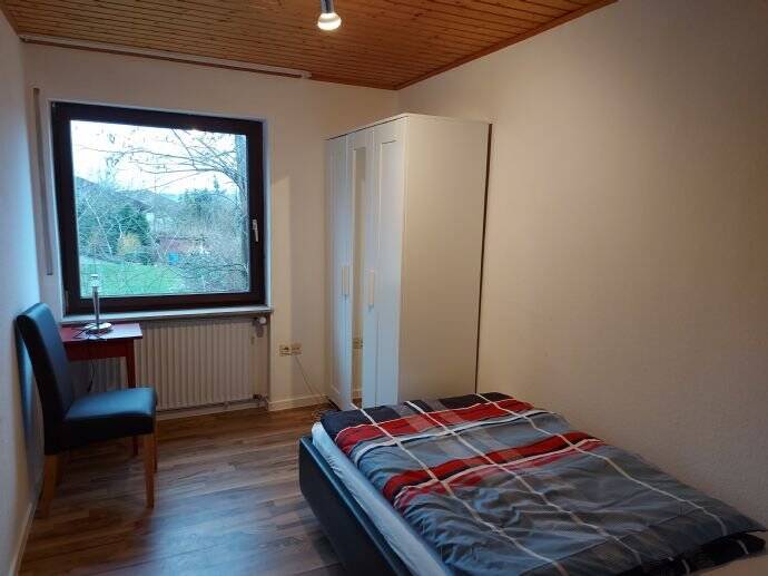 Mehrfamilienhaus, Wohnhaus Leingarten Großgartach - 8 Zimmer, 250 m&sup2;, 2.000&euro; | Angebot:25780397