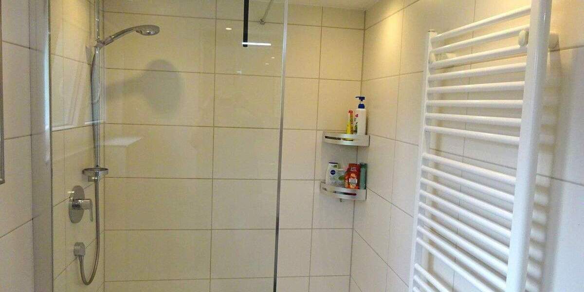 Einfamilienhaus Esslingen am Neckar (Oberesslingen) Oberesslingen - 8 Zimmer, 183 m&sup2;, 599.000&euro; | Angebot:25760346