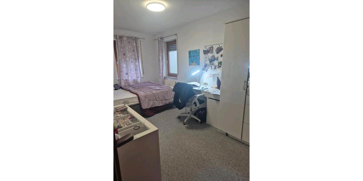 Etagenwohnung Löchgau - 4.5 Zimmer, 98 m&sup2;, 1.300&euro; | Angebot:26544133