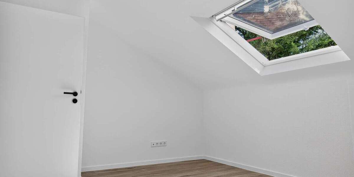 Erstbezug nach Kernsanierung – Moderne 3-Zimmer-Dachgeschosswohnung mit EBK & Fußbodenheizung - Dachgeschoßwohnung Kornwestheim | Angebot:27190944