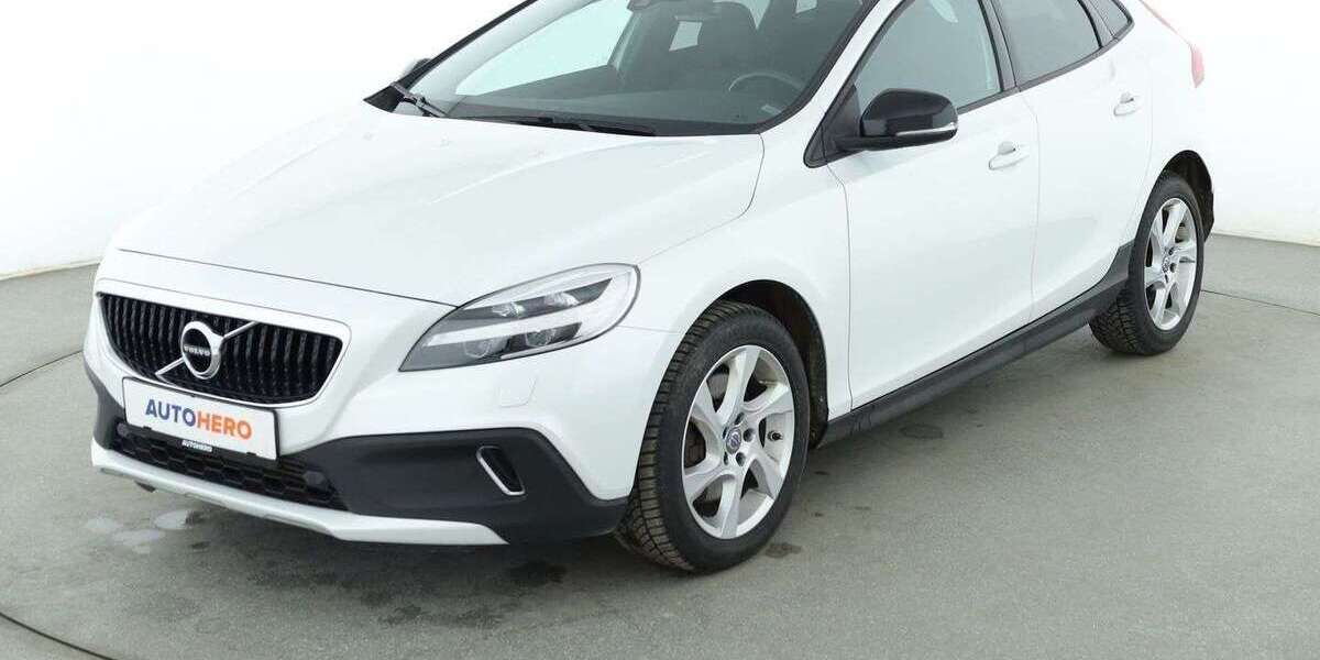 Volvo V40 110.866 km 17.490 &euro; Stuttgart 70195