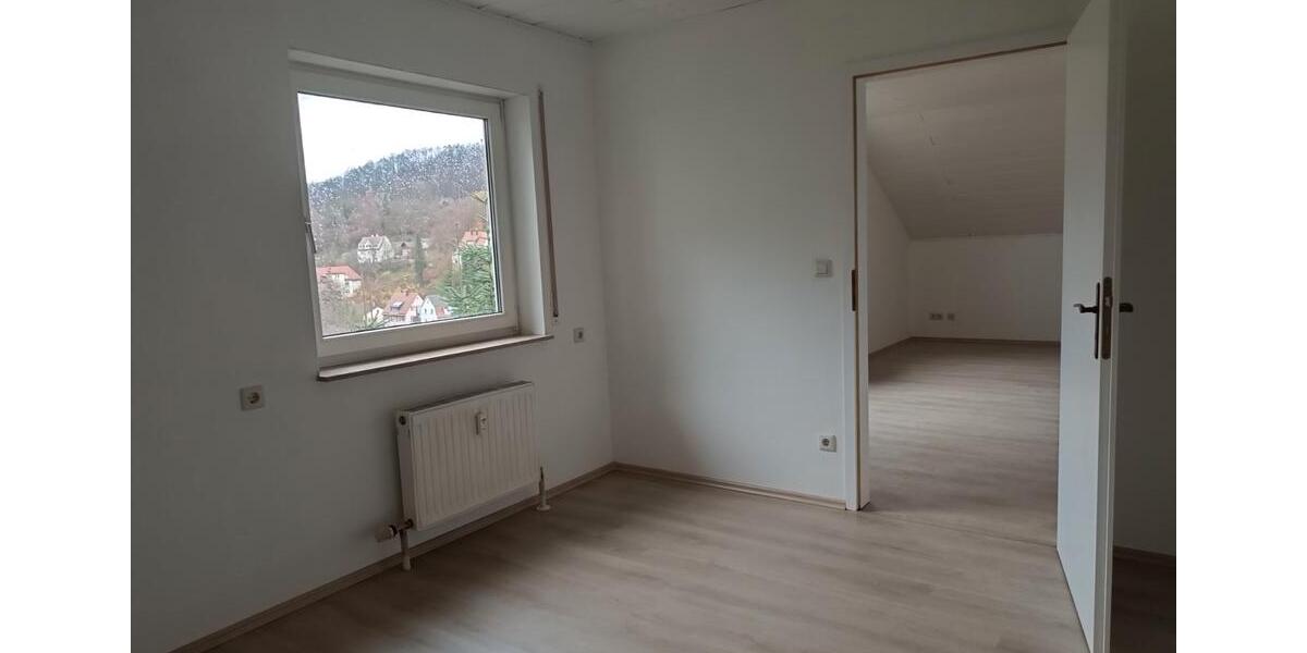 Dachgeschoßwohnung Spiegelberg - 4 Zimmer, 83 m&sup2;, 770&euro; | Angebot:27539446