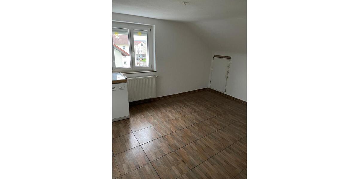 Dachgeschoßwohnung Backnang - 2.5 Zimmer, 60 m&sup2;, 700&euro; | Angebot:27580481