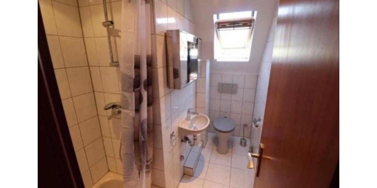 Dachgeschoßwohnung Stuttgart Zuffenhausen - 3 Zimmer, 55 m&sup2;, 550&euro; | Angebot:25304104