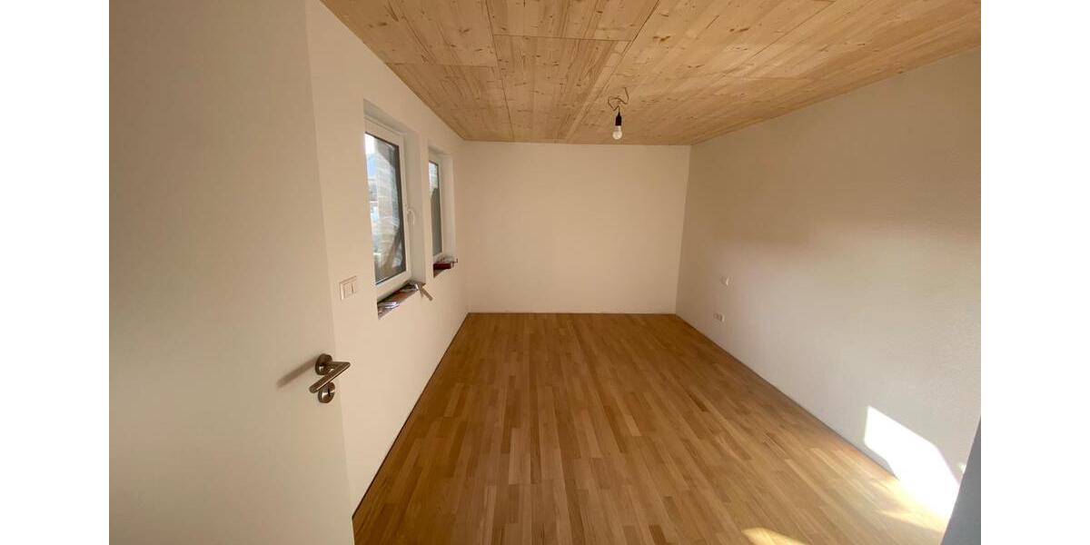 Etagenwohnung Brackenheim - 6 Zimmer, 140 m&sup2;, 1.450&euro; | Angebot:27564674