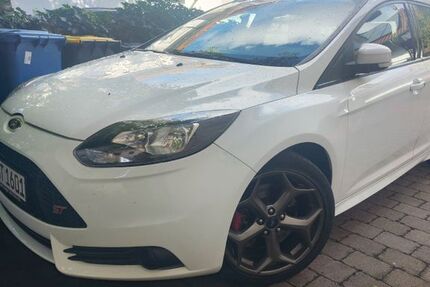 Ford Focus 154.500 km 9.499 &euro; Ilsfeld 74360