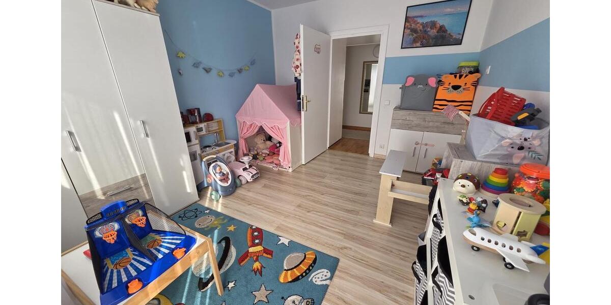 Etagenwohnung Waldenbuch - 3.5 Zimmer, 95 m&sup2;, 1.270&euro; | Angebot:25989278