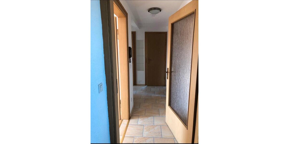 Dachgeschoßwohnung Sachsenheim - 2.5 Zimmer, 65 m&sup2;, 870&euro; | Angebot:26186676