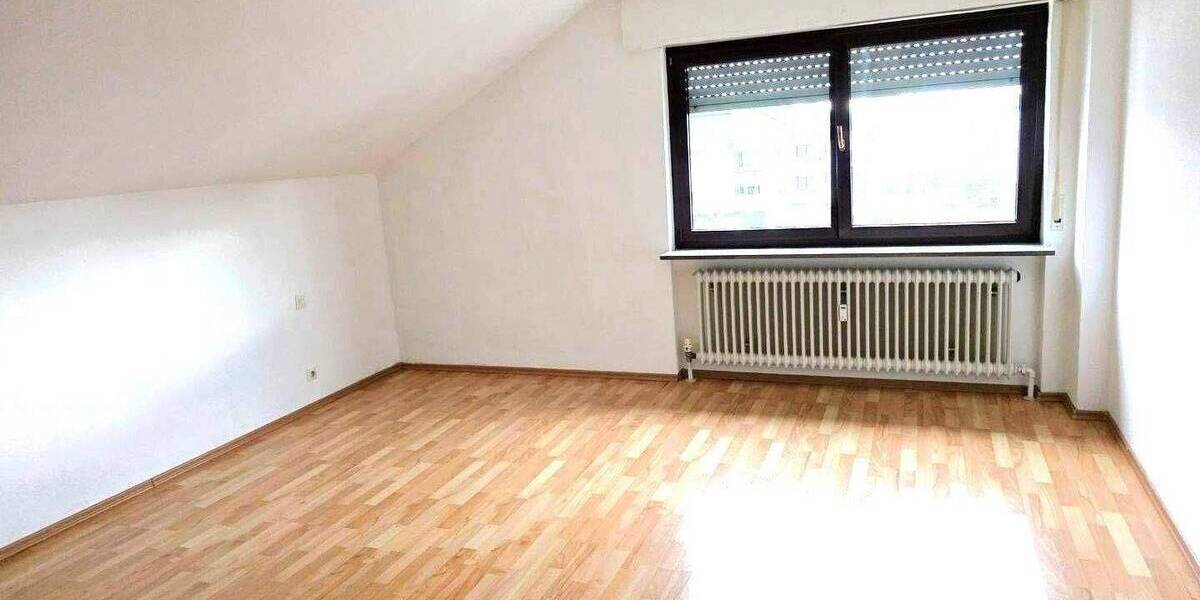 Etagenwohnung Stuttgart Bad Cannstatt - 3 Zimmer, 95 m&sup2;, 318.000&euro; | Angebot:26867183