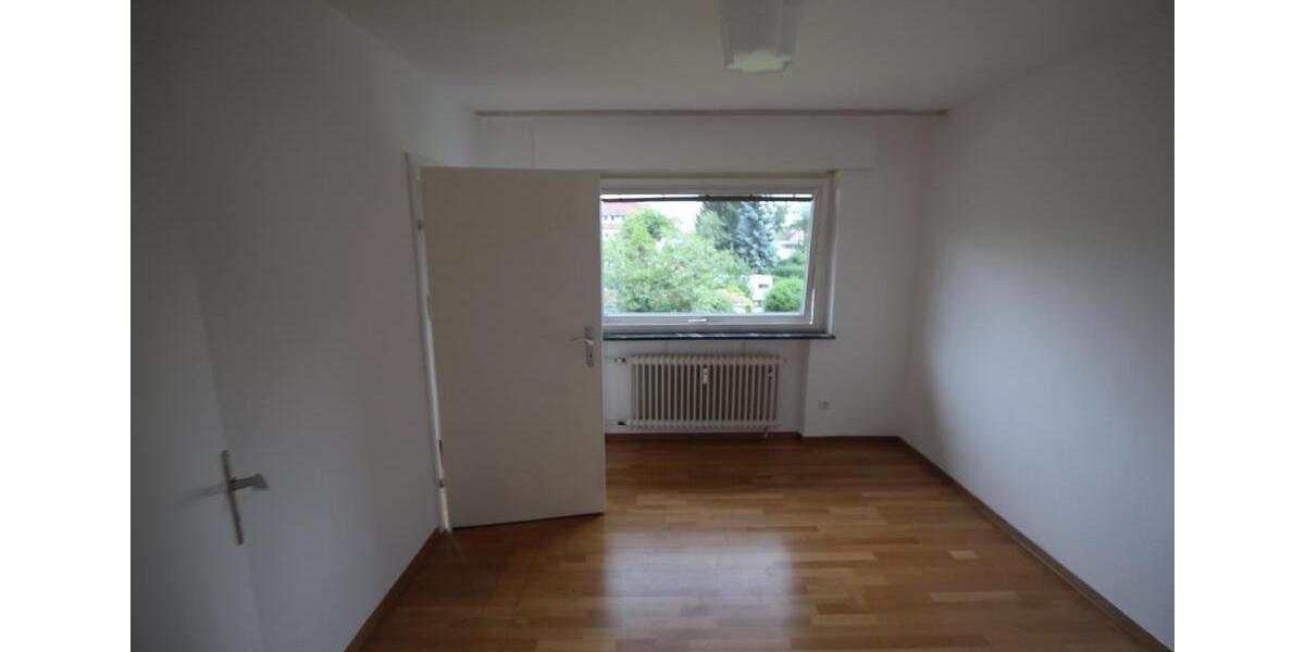 Etagenwohnung Stuttgart Degerloch - 4 Zimmer, 85 m&sup2;, 1.350&euro; | Angebot:25921256