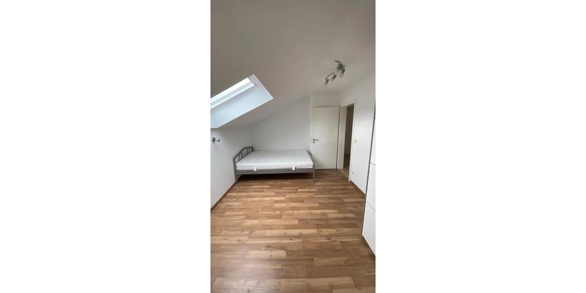Dachgeschoßwohnung Mühlacker - 3 Zimmer, 70 m&sup2;, 800&euro; | Angebot:25821665