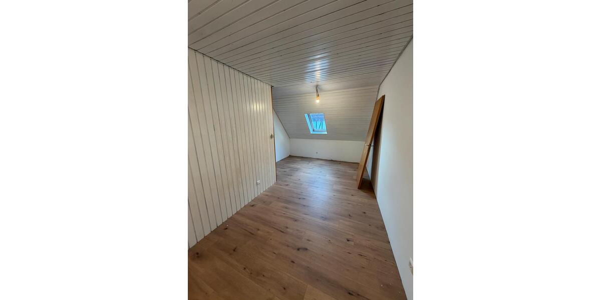Etagenwohnung Denkendorf - 5 Zimmer, 120 m&sup2;, 1.500&euro; | Angebot:27553329